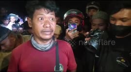 Brave Indonesian man saves huge crocodile from tyre around its neck for six years