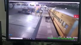 Man falls while deboarding moving train, gets rescued in southern India