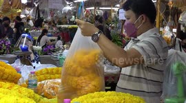 Flower market prepares for Valentine's Day rush in Bangkok, Thailand
