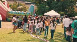 Celebración en familia, adrenalina, juegos, diversión, teatro y saltarines.