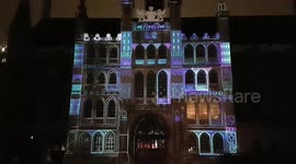 Pianists create mesmerising light patterns on London's Guildhall