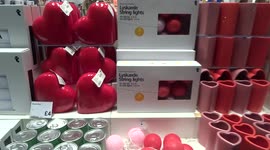 London shops gearing up for Valentine's Day