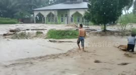 Flash floods destroy 50 houses in West Sumatra in Indonesia