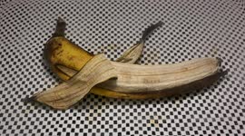 Oddly satisfying timelapse shows dehydration of banana and eggs
