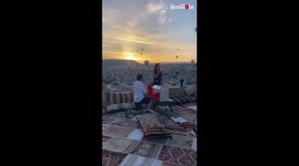 Man proposed to girlfriend in front of stunning Cappadocia backdrop filled with hot-air ballloons