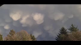 UK: Mammatus Clouds Spotted Over Glasgow Amid Storm Dudley
