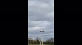 storm eunice heathrow airport causes havok to planes landing into london