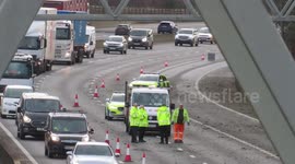 Storm Eunice: Fallen tree blocks several lanes of M25 between Watford and Hemel Hempstead