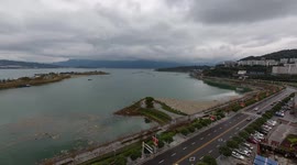 Rubbish Floating Along The Yangtze River In Yichang, China