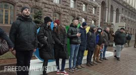 Kyiv residents volunteer to join militia after Russian assault