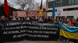 Protest against Russian invasion of Ukraine in Russian embassy of Madrid