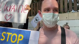 Ukrainian protesters concerned for relatives stuck in country slam ‘Russian aggressor killing people’