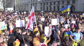 Thousands rally in support of Ukraine outside Downing Street as fight over Kyiv intensifies