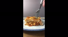 Tiktok Chef makes a Simple and Tasty Cheese and Baked Bean Lasagne