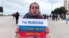 Russians join Ukrainians in Greece to oppose Russia's invasion of Ukraine