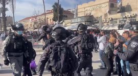 Scuffles as Israeli security force clash with Palestinians near Damascus Gate