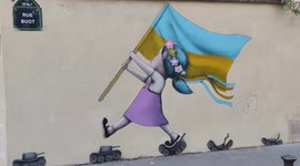 French artist pays tribute to Ukraine suffering with street art in Paris' 13th arrondissement