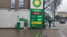 Fuel hits new highs in London as Ukraine war drives up prices