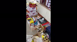 Moldovans support Ukrainian refugees near Romanian border with relief supplies