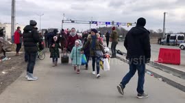 Thousands of refugees fleeingUkraine enter Poland via border at Medyka