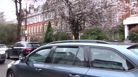When both car drivers think they have the right of way - London