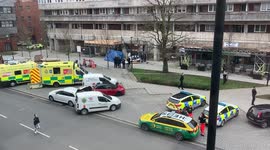 MAJOR INCIDENT in SOUTHAMPTON - Suspected criminal chased by police jumps off 2nd floor balcony, seriously injuring himself.