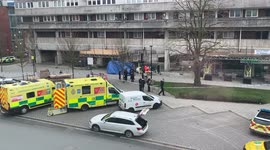 MAJOR INCIDENT in SOUTHAMPTON - Suspected criminal chased by police jumps off 2nd floor balcony, seriously injuring himself.
