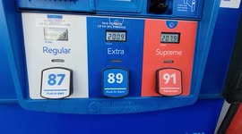 Canadian gas prices reach 'record territory' amid attack on Ukraine