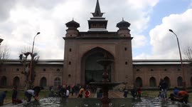 After 30 weeks, Indian authorities allow Friday prayers at historic Jamia Masjid in old City Srinagar, Kashmir