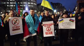 The ordinary people of Russian and Ukrainian demonstration