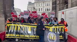 Million Women March goes through Buckingham Palace