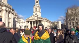 London orchestral flashmob of Ukrainian National Anthem shows massive support for Ukraine at Music for Peace protest