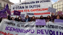 Celebraciones del día internacional de la mujer por estudiantes de Madrid, España en puerta del sol