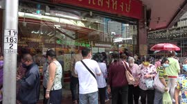 Locals queue to sell their gold amid rising prices in Thailand