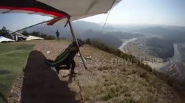 Hang glider landing fail: karabiner isn't attached in Pyeong Chang, Republic of Korea