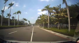 WTF MOMENT: Irresponsible driver loses control and crashes into a lamp post (Dashcam Video)