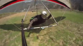 Hang glider landing fail sees pilot face-plant on ground in South Korea