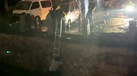 Clever shop owner uses ladder to rescue man who fell into river in China
