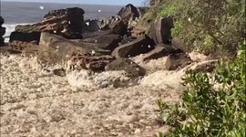 Australia: Sea Foam Covers Redhead And Newcastle Beaches In NSW 4