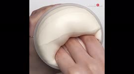 'Footage of 'Pure Bread' slime being stretched and clutched is PURELY satisfying '