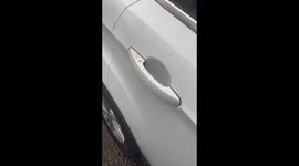 Dust storm turns car orange in London