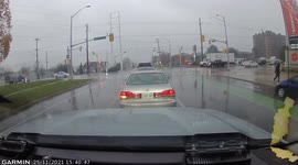 BRUTAL ACCIDENT: Reckless driver skips red light causing serious head on collision (Dashcam Video)