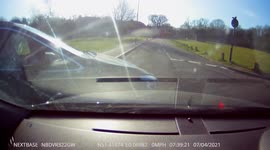 IDIOT ON THE ROAD: What happens when drivers don't pay attention at a roundabout (Dashcam Video)