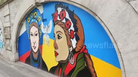 Street artist pays tribute to Ukraine with supportive mural in Paris