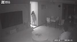 Hilarious scene as father and daughter scare each other at night in China