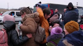 British volunteers enlist to help Ukrainian in Medyka, Poland