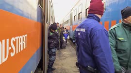 Hungary: Refugees From Ukraine Continue To Arrive In Záhony 3