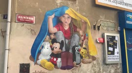 Czech street artist creates stunning hyper-realistic mural in support of Ukraine
