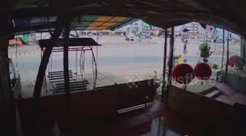 Cyclist with quick reactions dodges truck toppling over towards him