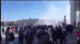 Russian forces accused of using stun grenades again on peaceful protesters in Kherson